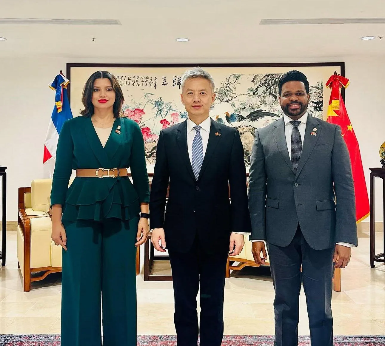 Trabajo en la comisión de Relación Dominico-China