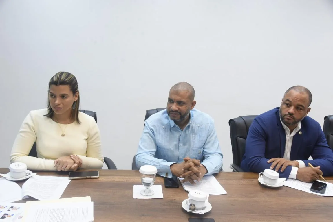 Trabajo en la comisión de Asuntos Municipales